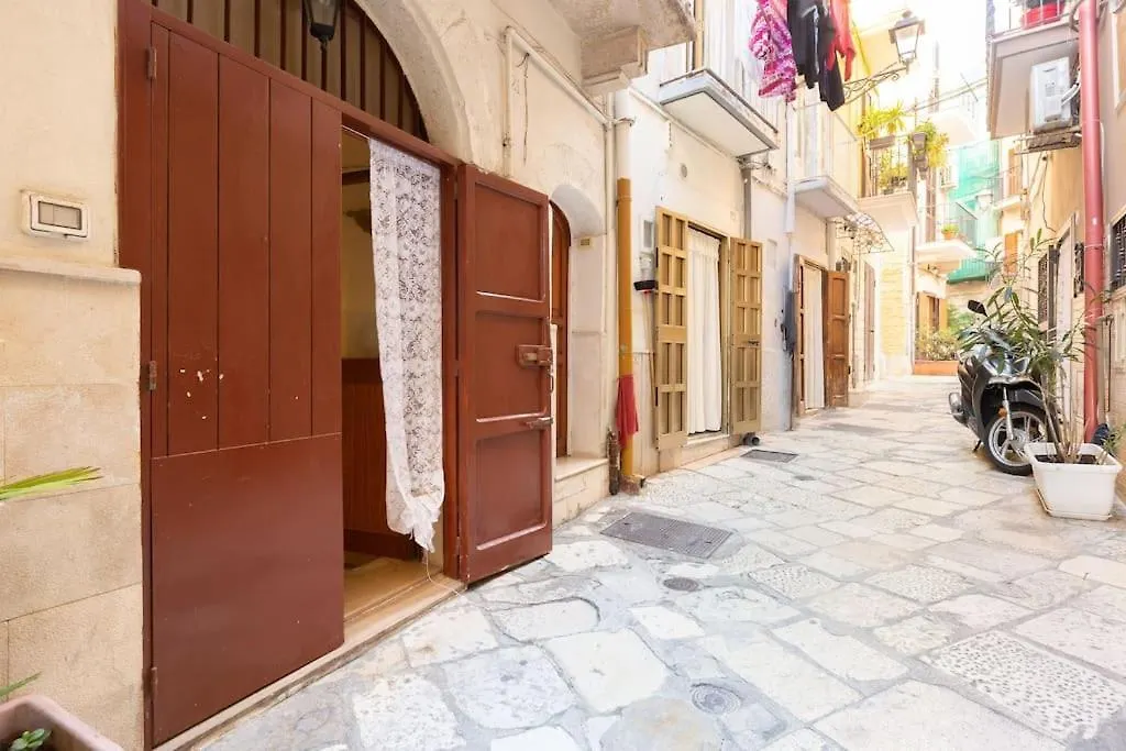 Charming Old Town House Apartment Bari