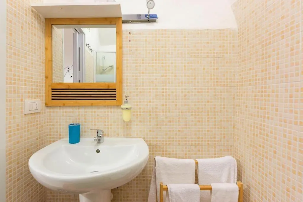 Charming Old Town House Apartment Bari